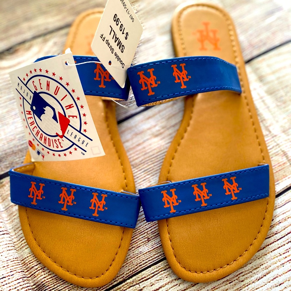 Women New York Met Double strap Sandals